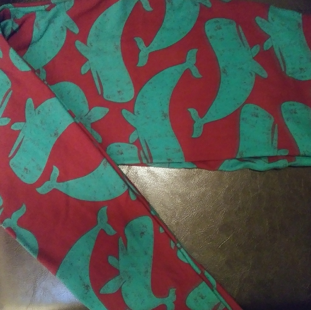 LuLaRoe whale print leggings